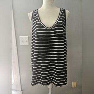 Euc Old Navy stripe v neck tank